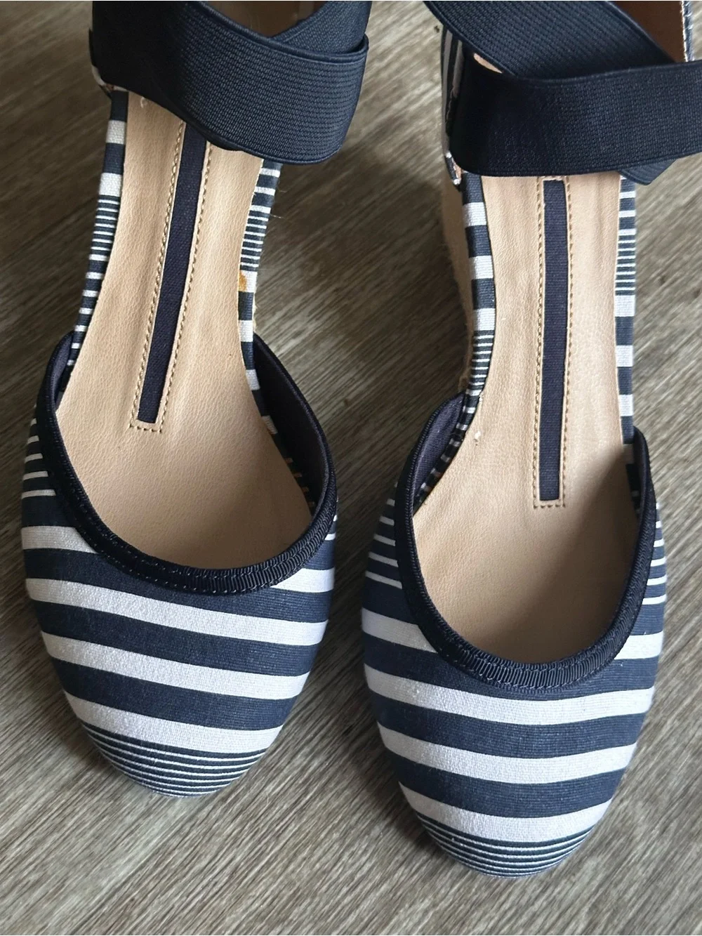 new directions Navy & White Striped Espadrille Wedge Sandals size 8.